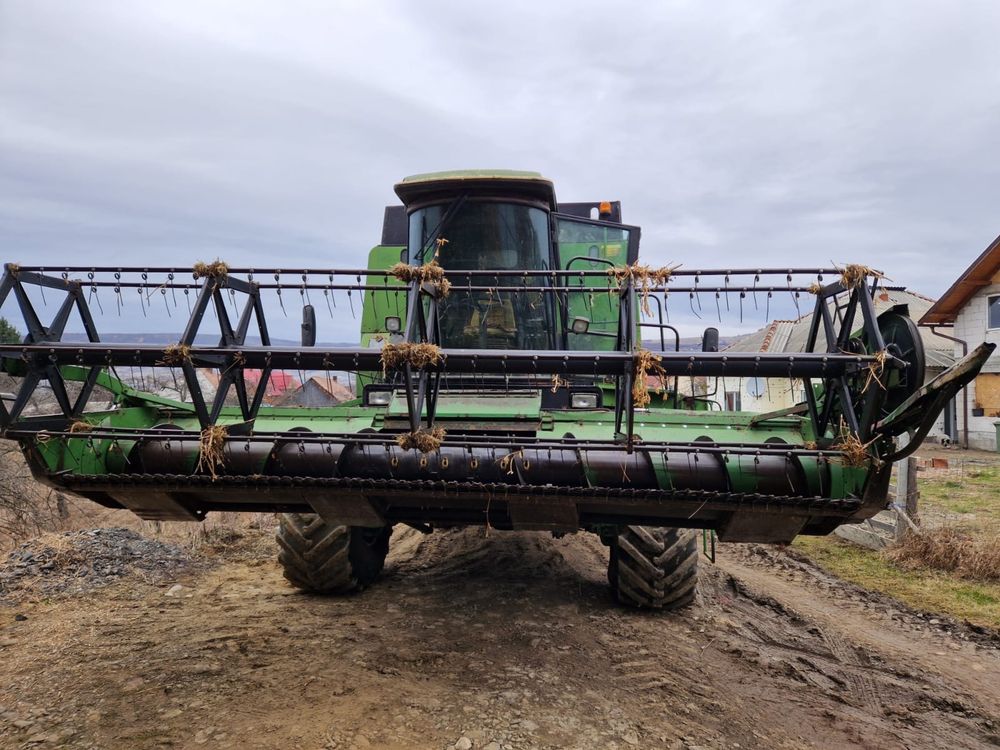 Dezmembrez Combina John Deere 1085