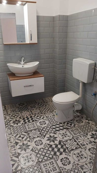 Vand apartament cu 2 camere la intrare in Sanmartin