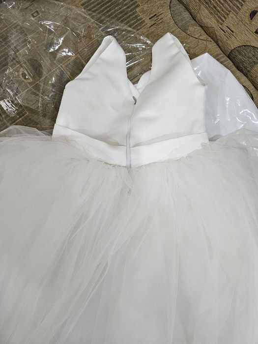 Продается шикарное детское платье