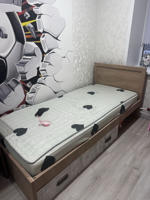 Продам кровать подростковую