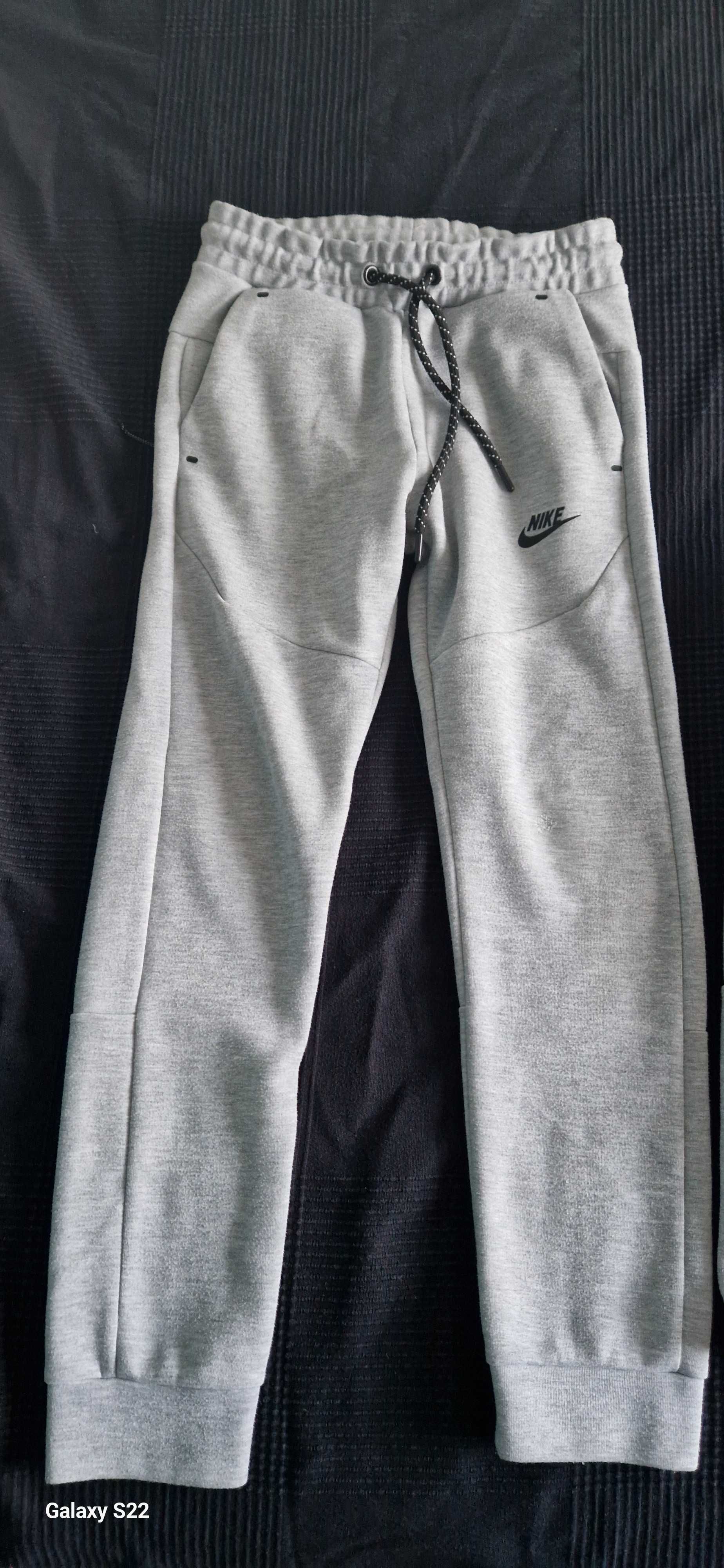 ЮНОШЕНСКИ Nike Teech Fleec
