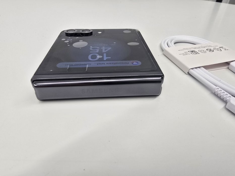 Samsung z flip5 ca nou