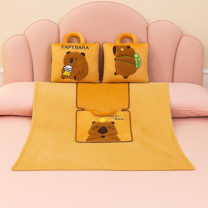 Мека капибара възглавничка 2-в-1 – играчка и одеяло за гушкане