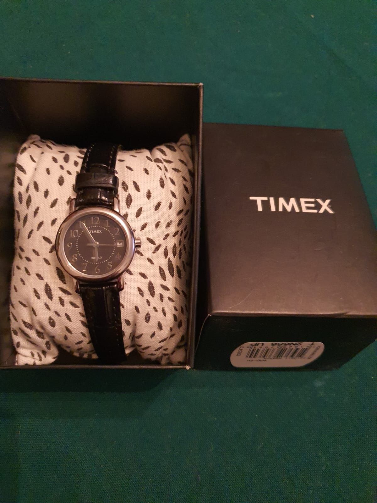 Vând ceas Timex model CR-1216 cell, pentru femei