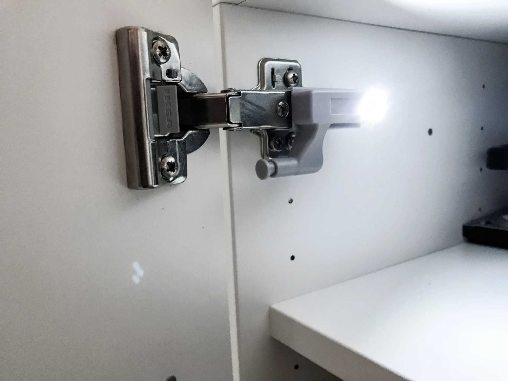 Светодиодная подсветка, фонарик для шкафа на петли + батарейка