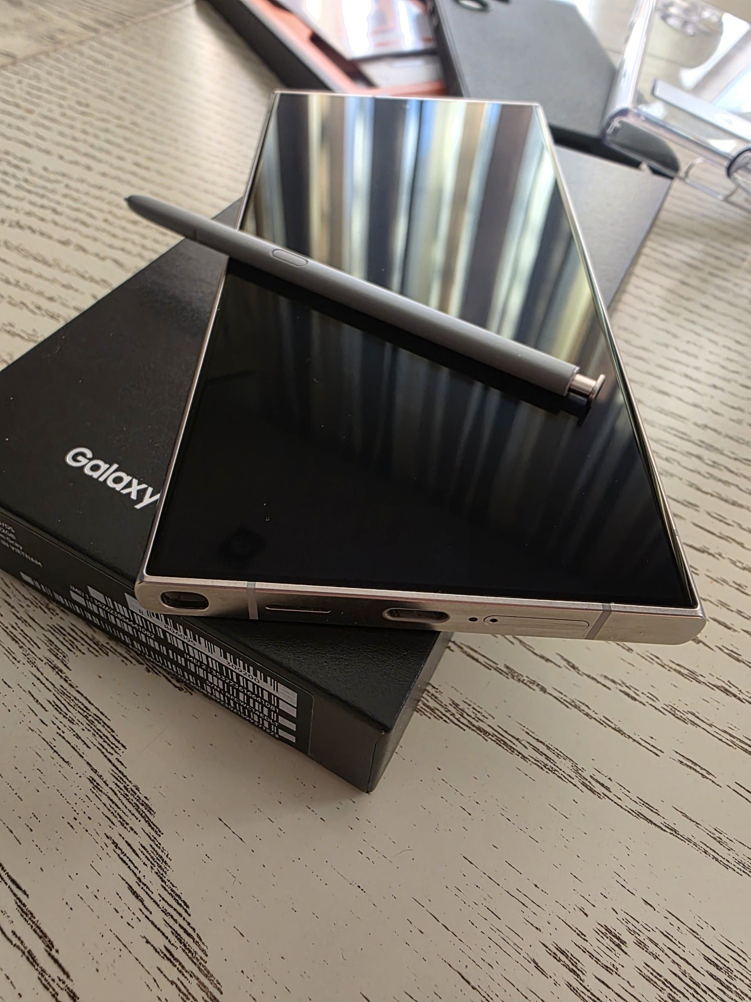 Samsung s24 Ultra 512 + Безжично зарядно