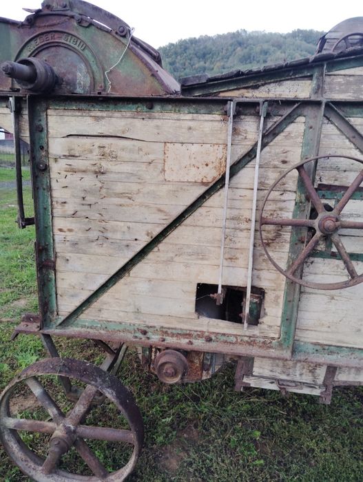 Vind sau schimb cu tractor