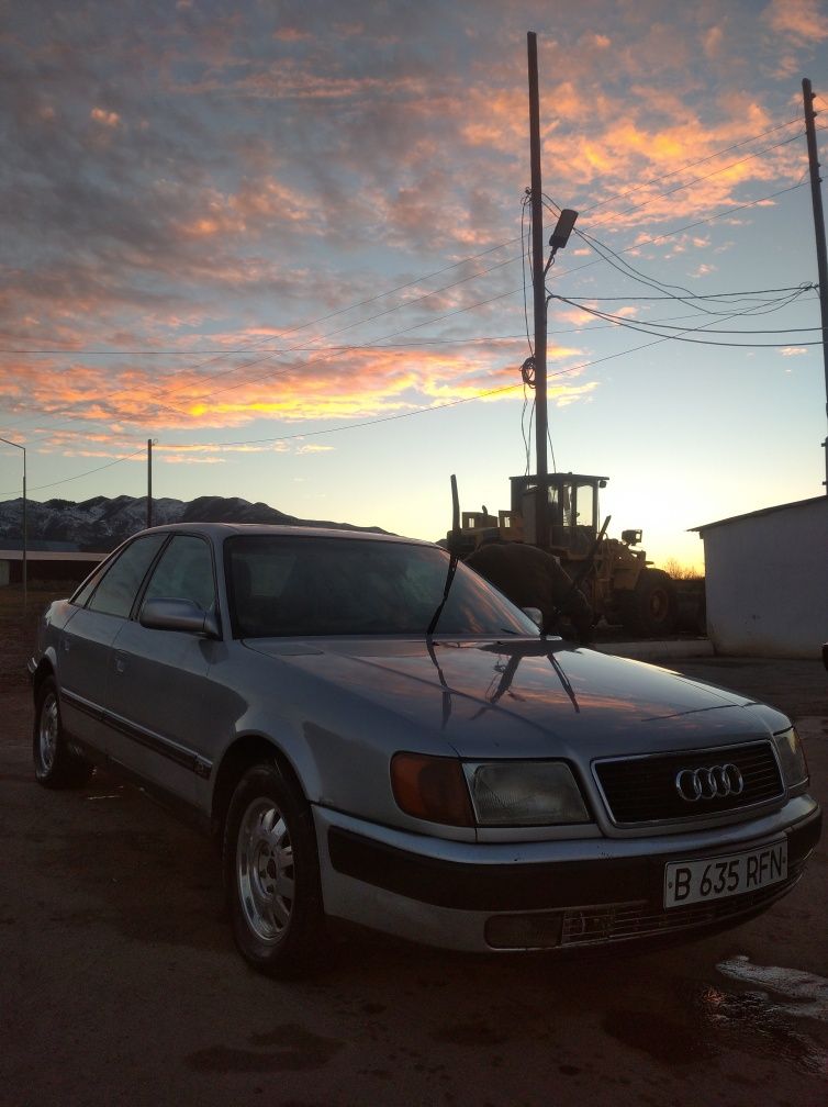 Audi  S4 1993 года