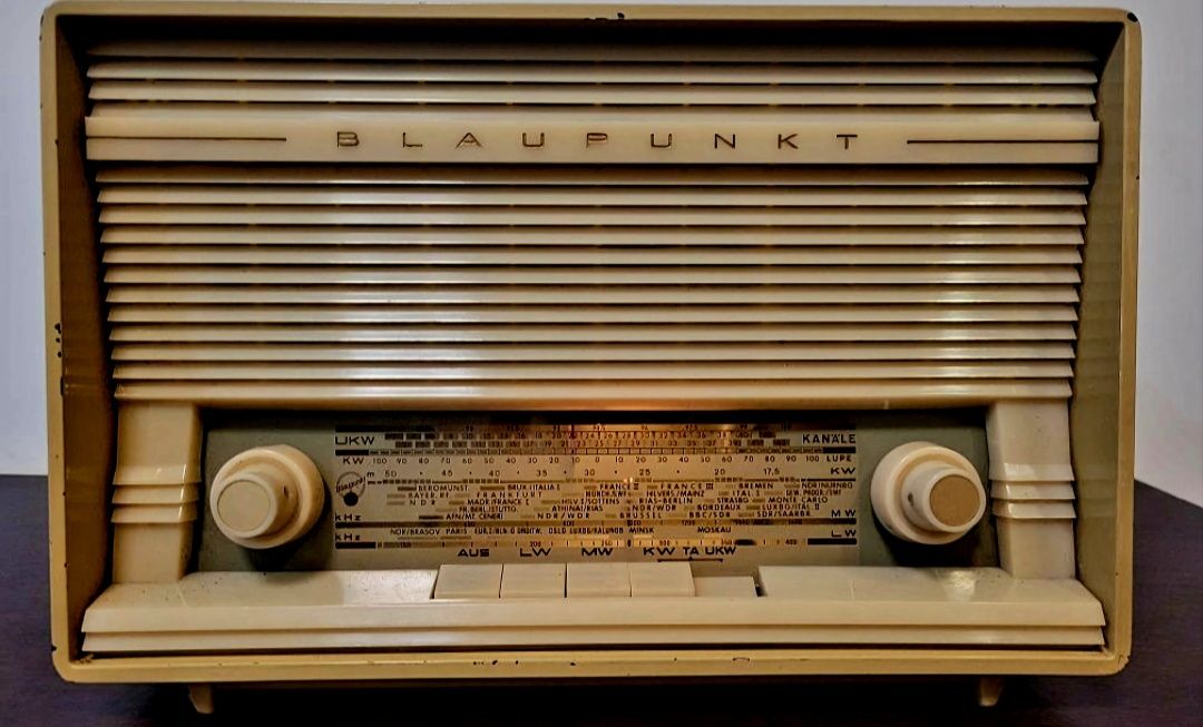 Radio Blaupunkt Ballett 21050 anii 1961/1962
TYP-21050
