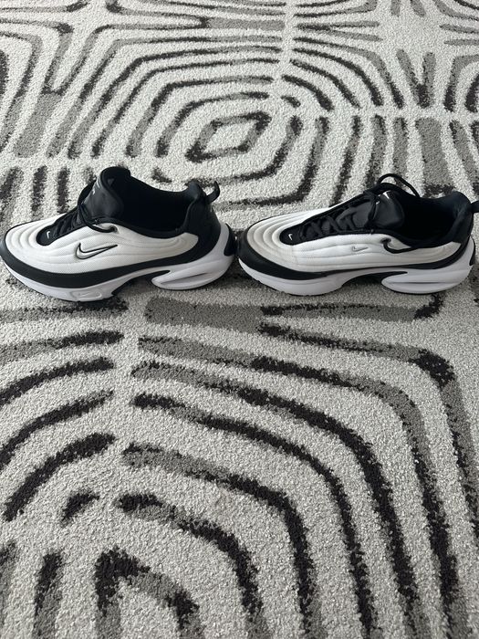 Adidasi Nike air max portal ,,panda” ca noi