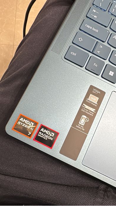 Laptop Lenovo Yoga Ryzen 7 350 AI 32GB Oled 1Tb SSD la cutie