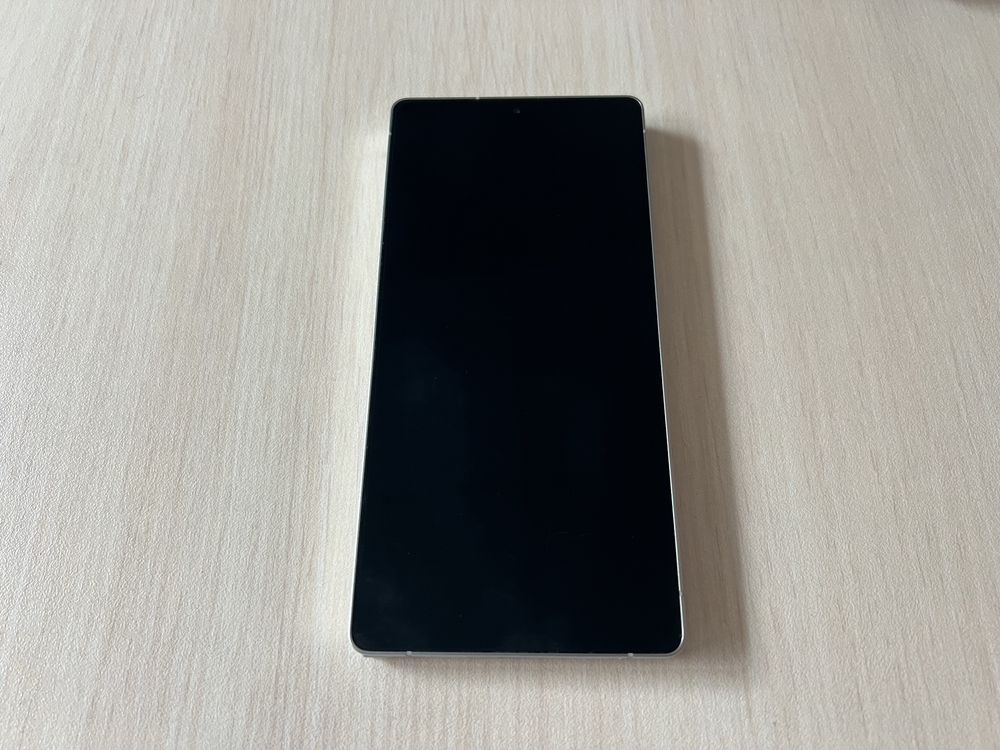 Продавам Samsung Galaxy S25 Ultra 1TB