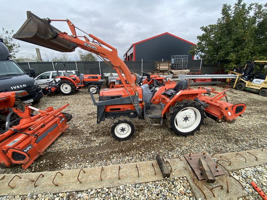 Tractor japonez Kubota GL 4x4 cu freza si incarcator frontal