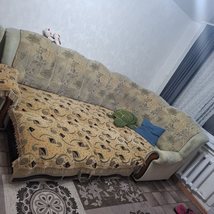 Отдам диван и кресло