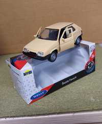 Macheta Skoda Favorit vintage '87 Welly 1/34-masinuta,jucarie colectie