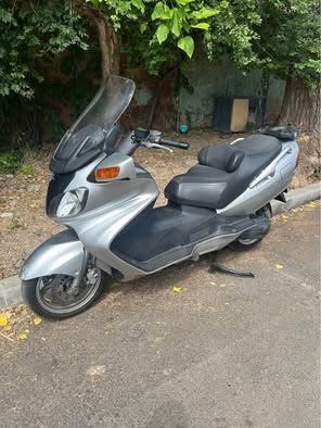 Suzuki Burgman 650