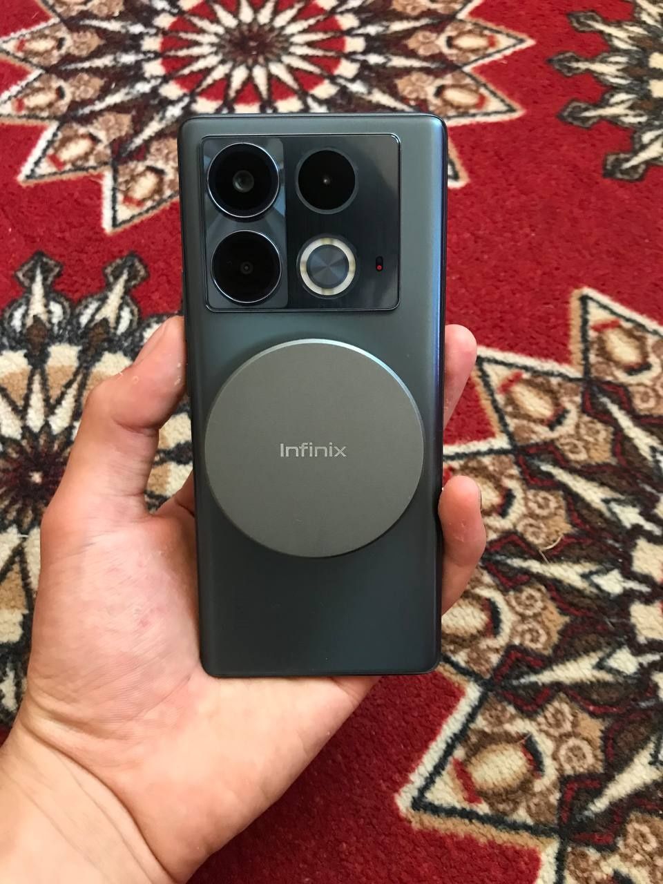 Telefon pul zarurligi uchun sotilyapti aybi yoq 
Karobka dokument f