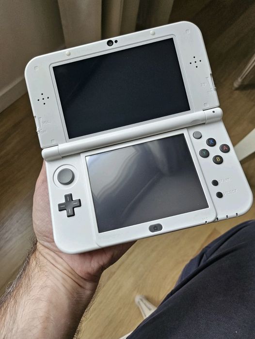 New Nintendo 3DS XL Ediție Limitată Fire Emblem Fates la cutie + Joc