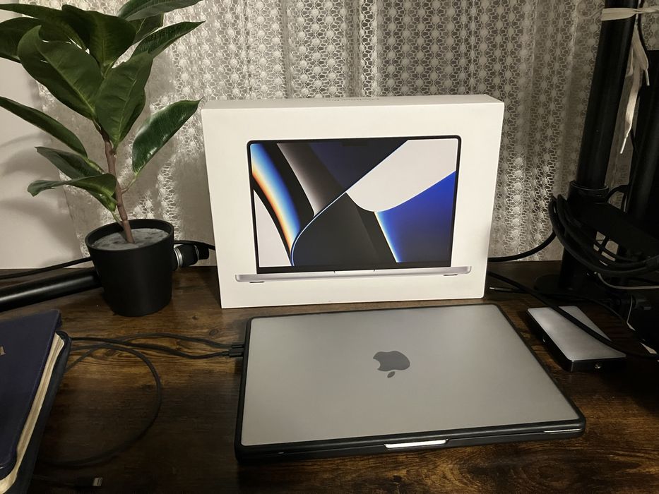 Macbook Pro 14 M1 Pro - La Cutie - Impecabil