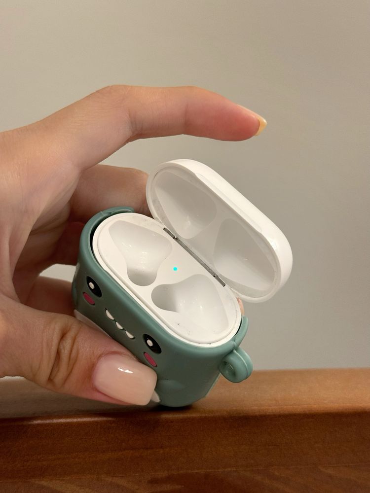 Оригинальный Кейс от Airpods 2