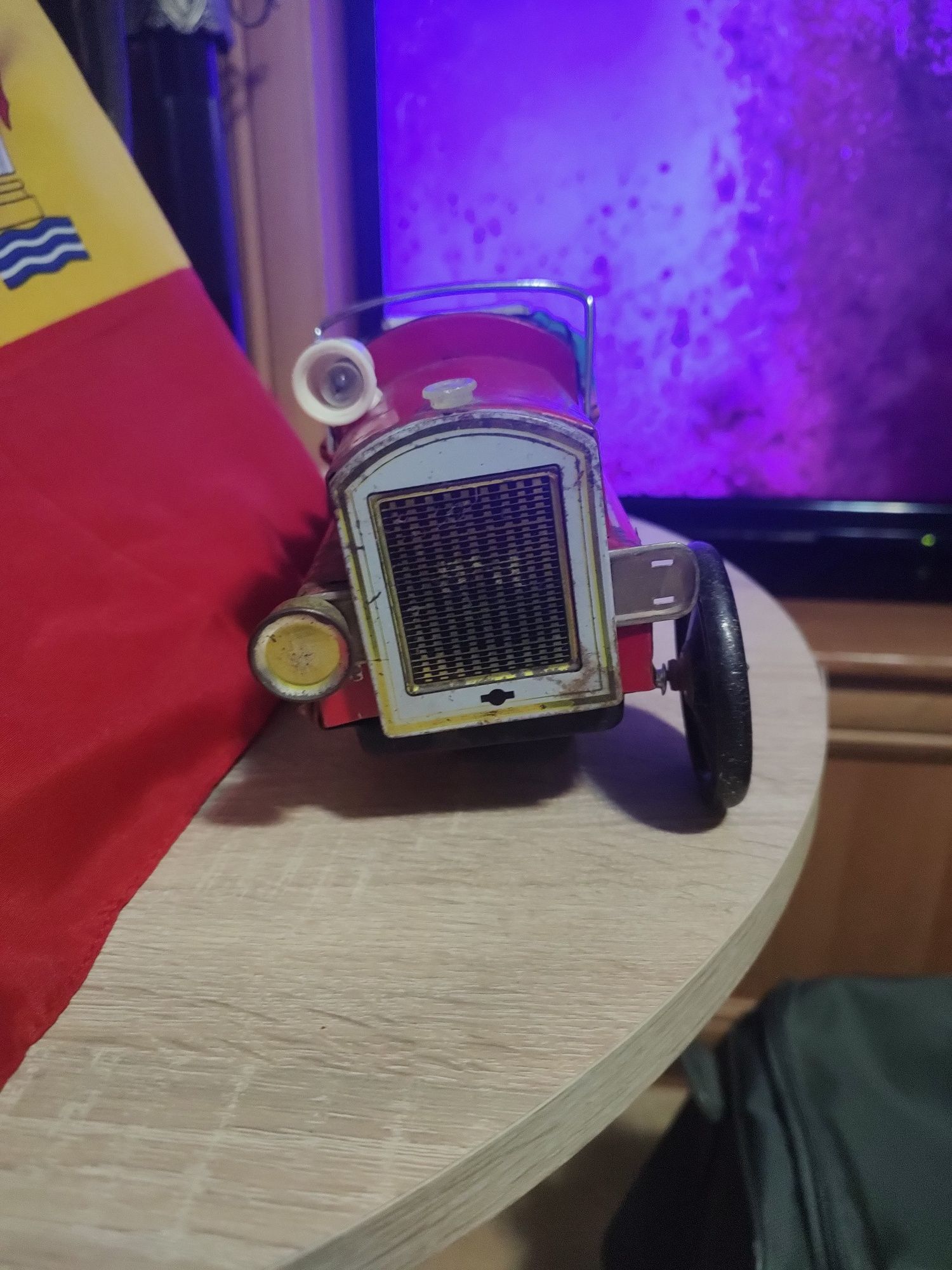 Mașinuță de pompieri veche
