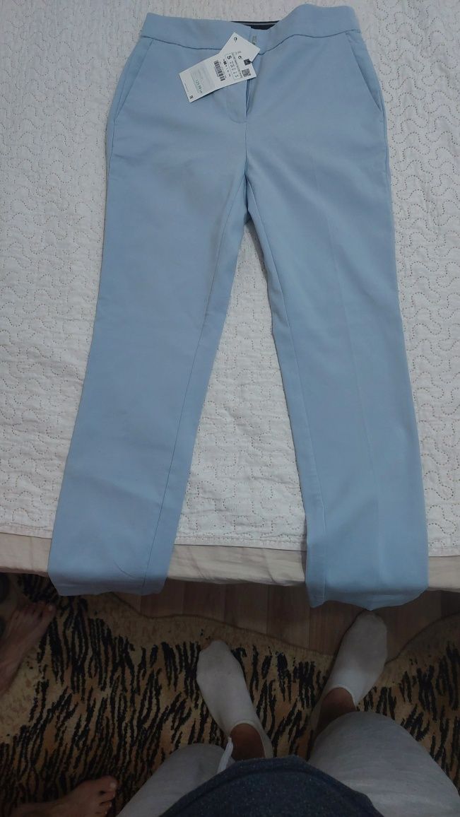 Pantaloni dama clasici Zara