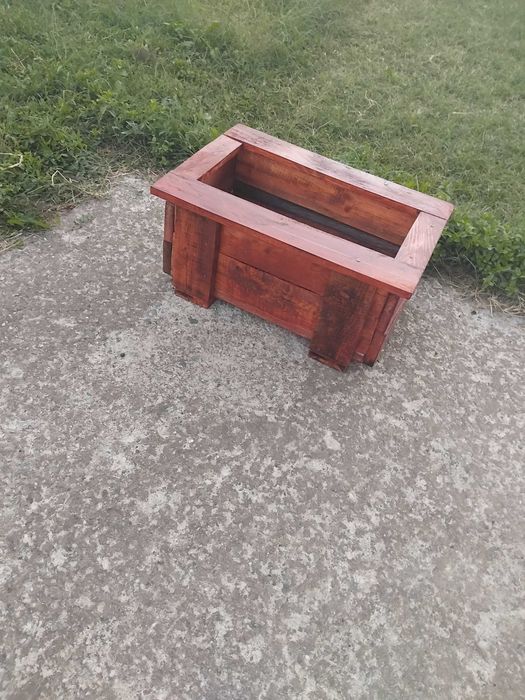 Дървени кашпи за цветя