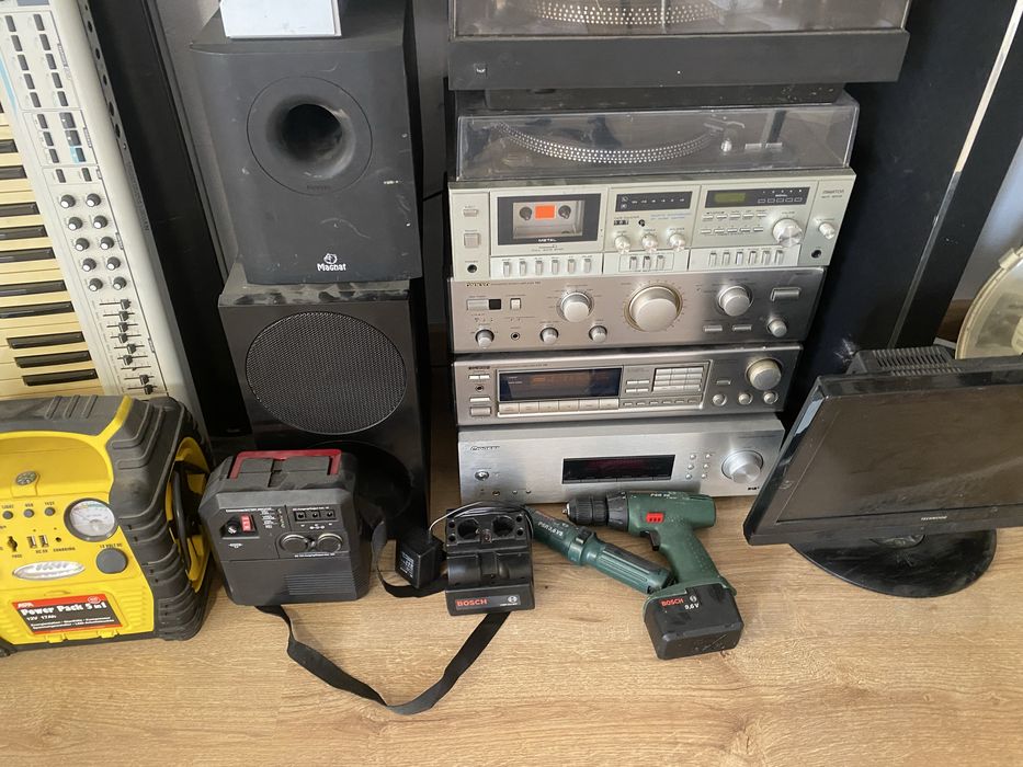 Statie / pick.up / orga / incarcatoare / scule / boxe