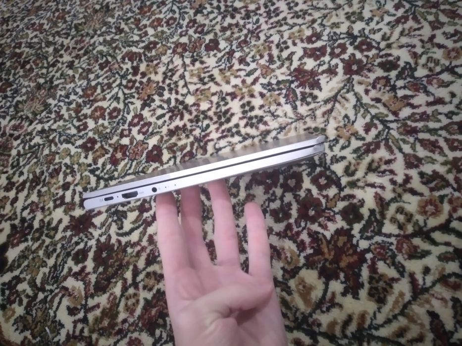 Lenova Thinkbook 13.3s