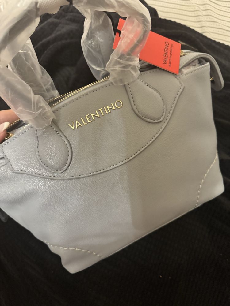 Нова чанта Valentino с етикет