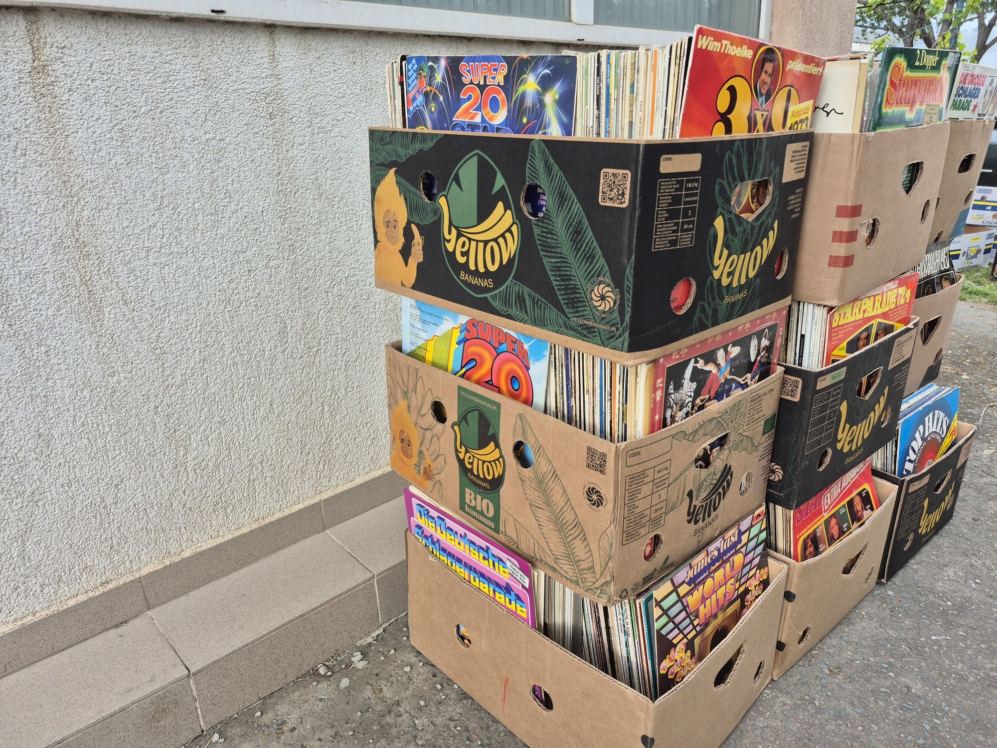 Vând Lot 200LP Discuri Vinil colectie muzica usoara mixta straina