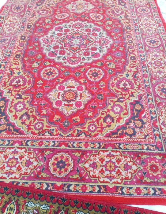 Продам ковры в хорошем состоянии