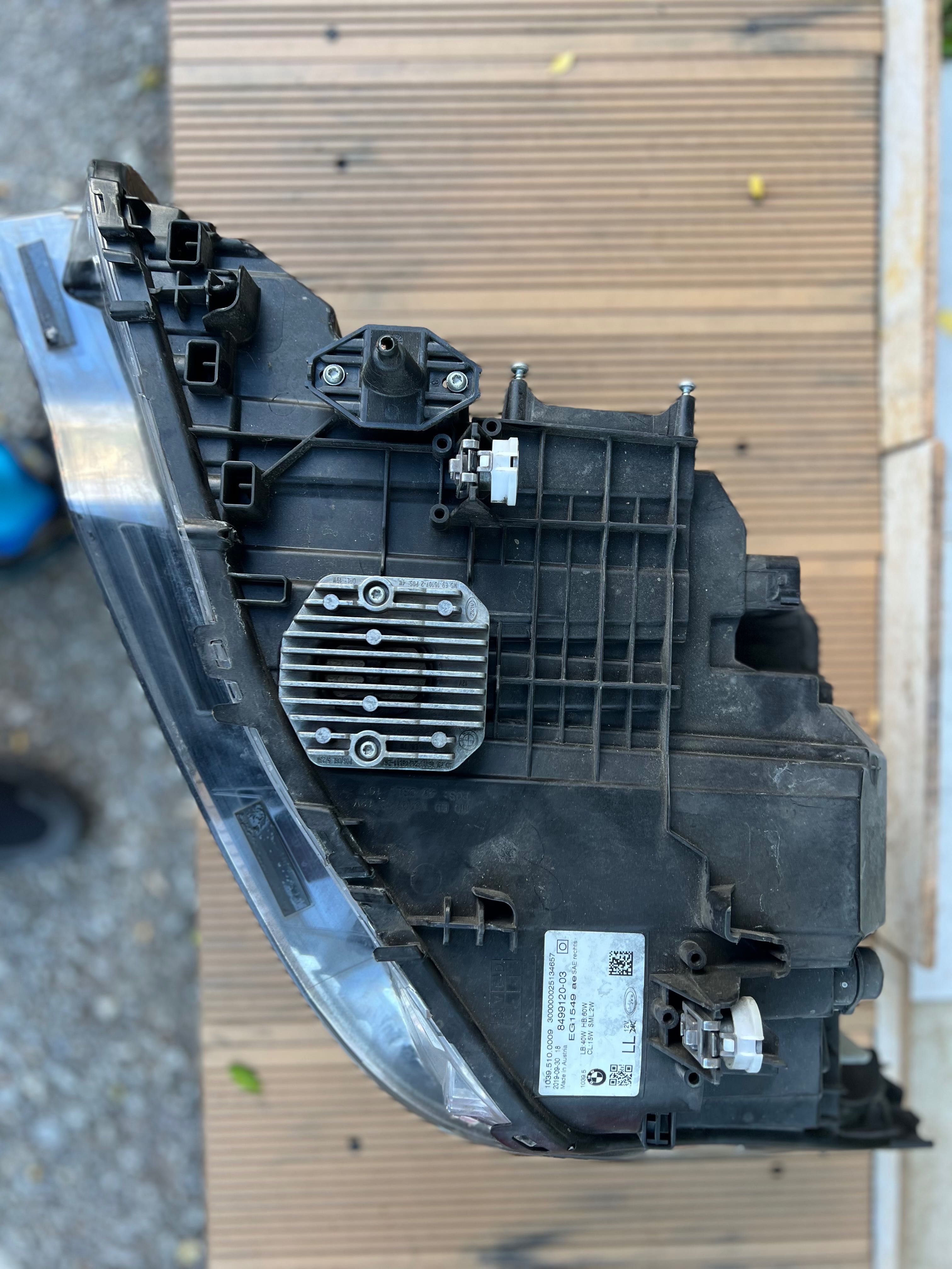Bmw G30 фар USA в перфектно състояние