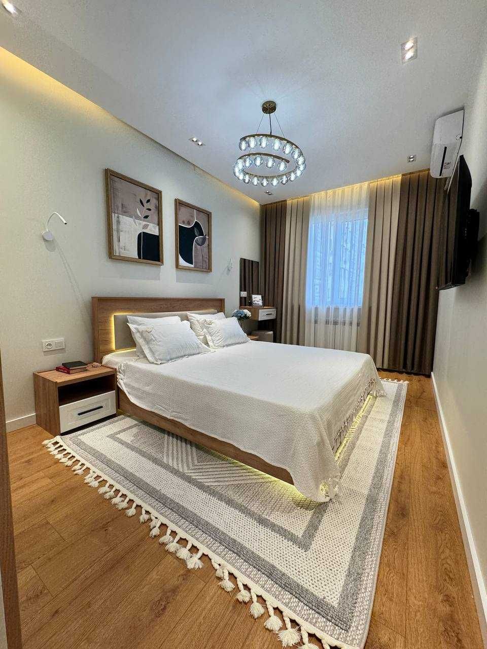 Срочно Продам новая квартира 2в3-комнат  метро Ойбек  БТК