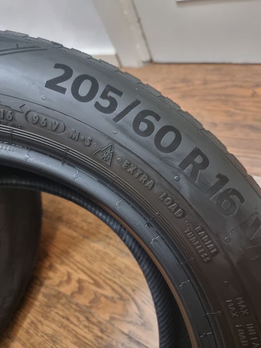 2 Anvelope de iarna 205/60/16 Continental