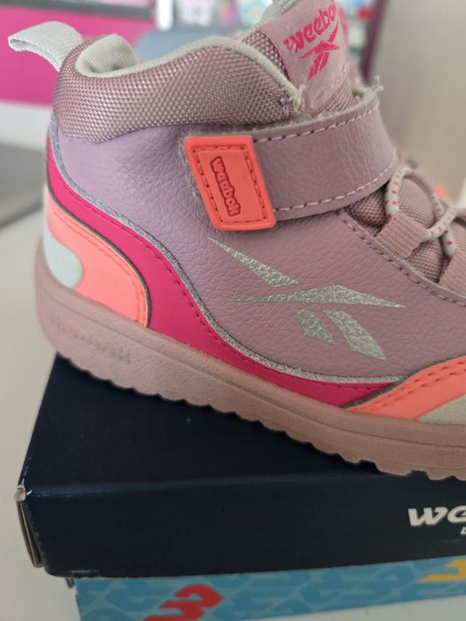 Reebok номер 22, adidas 21