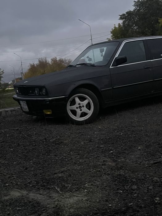 Bmw e30 320i на ходу