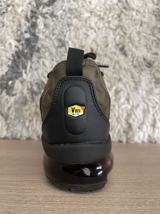 Nike Air Vapormax Plus olive rough green обувки вейпърмакс плюс зелени