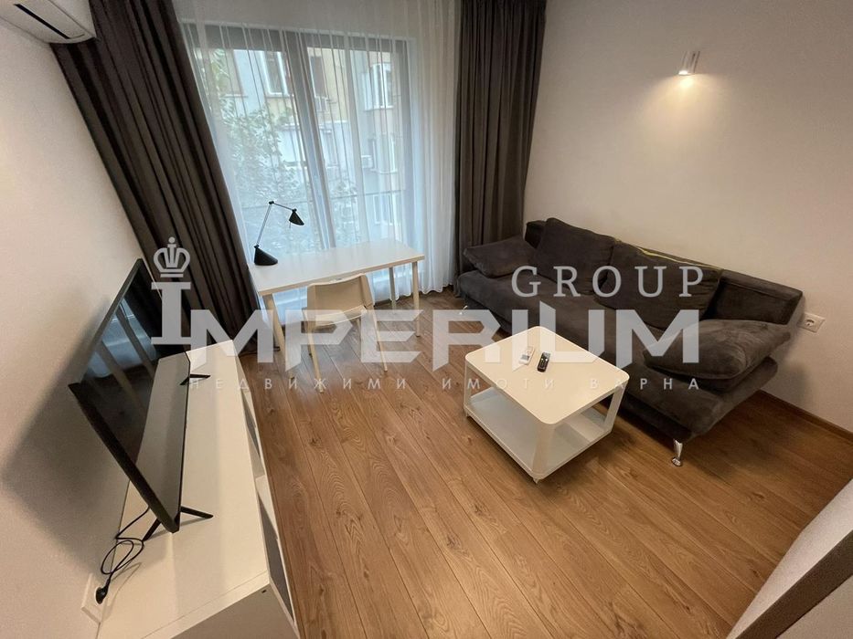 Дава се под наем Тристаен апартамент в Варна, Център - 70 кв.м за 765 € - Снимка #2