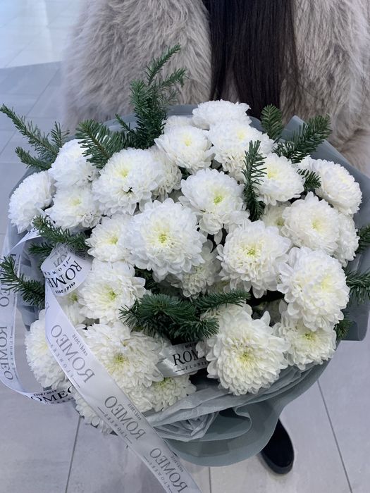 Продаю шикарный букет из белых хризантем )