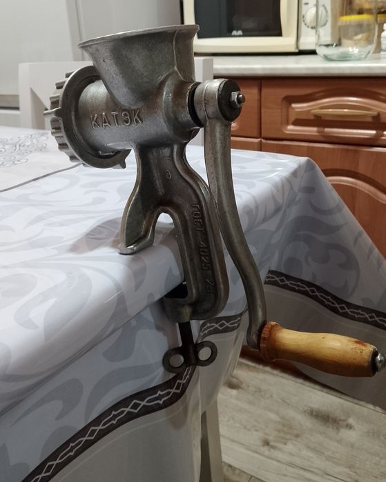 Мясорубка механическая Советская