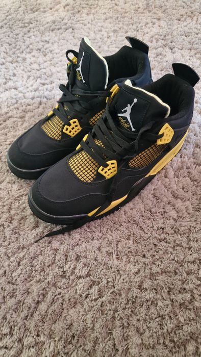 Jordan 4 Retro Thunder