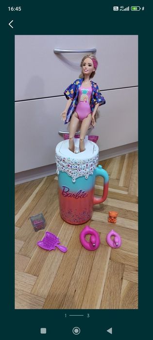 Jucării Barbie  in stare foarte bună