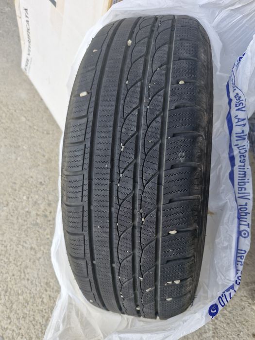 Anvelope iarna imperial 215/60 R17 purtate un an