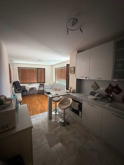 Дава се под наем Двустаен апартамент в Варна, Базар Левски - 65 кв.м за 510 € - Снимка #3