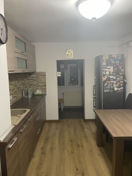 Inchiriez apartament