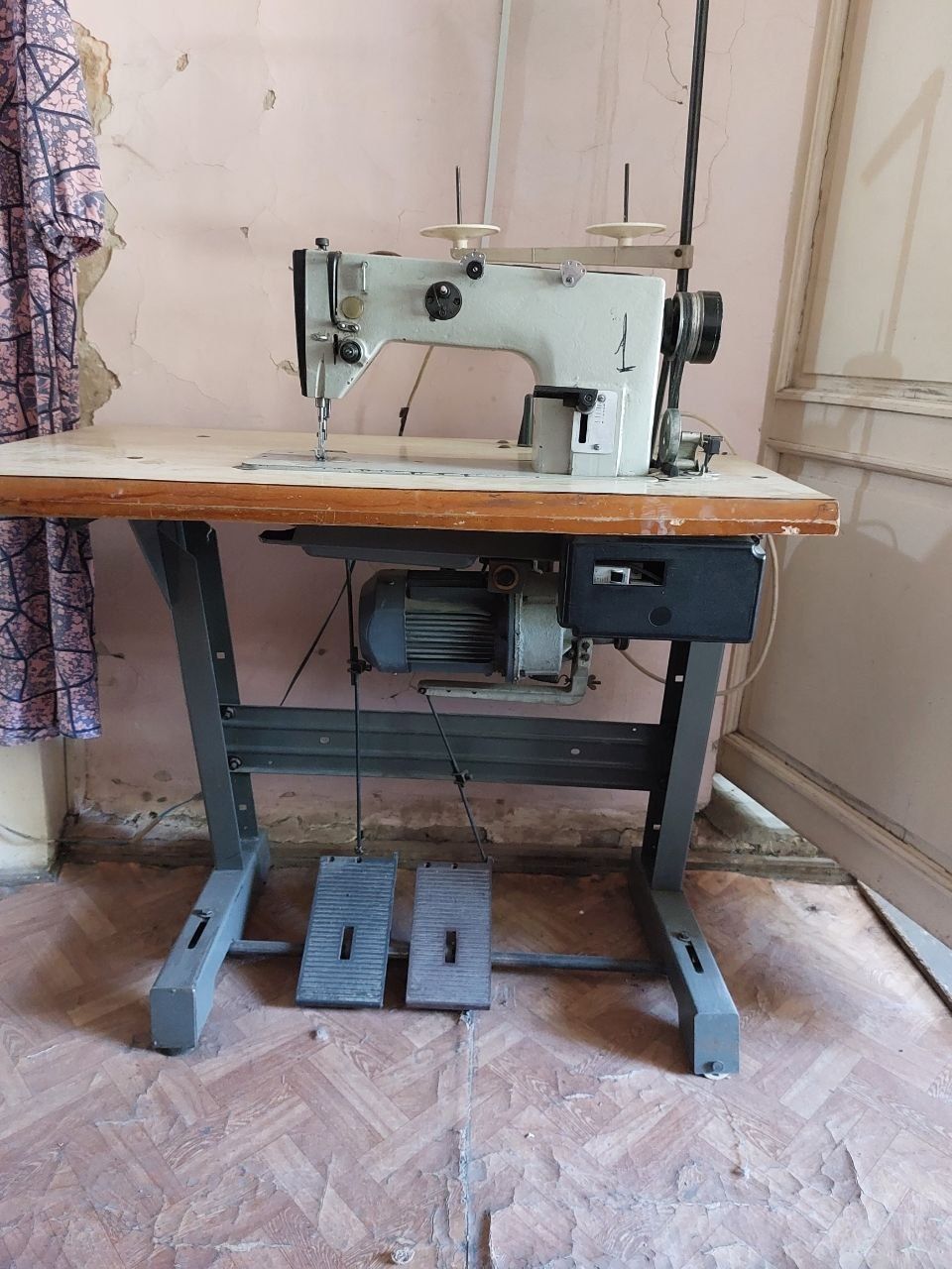 Швейная машинка 1022М