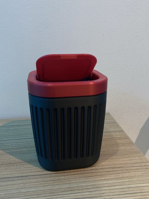 Cos de gunoi pentru birou