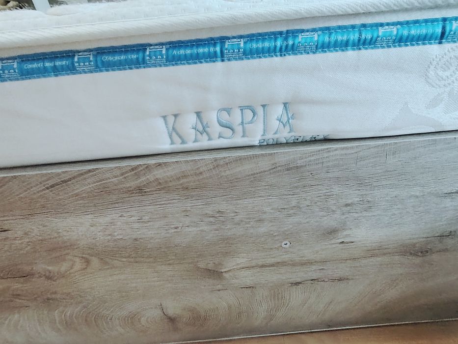 Легло с еднолицев матрак