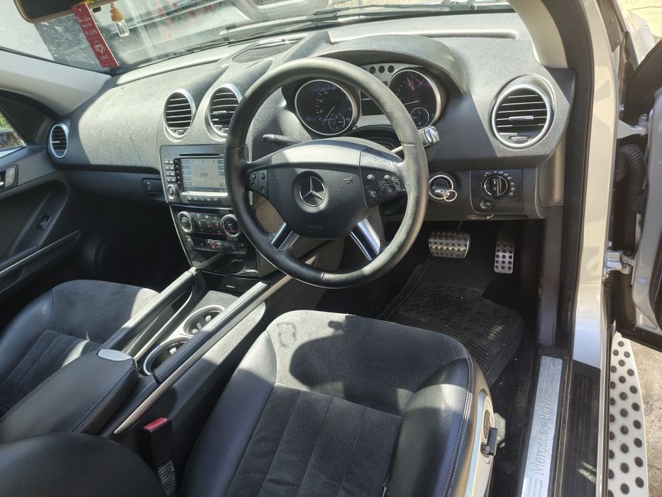 Dezmembrez Mercedes ML 320 cdi
